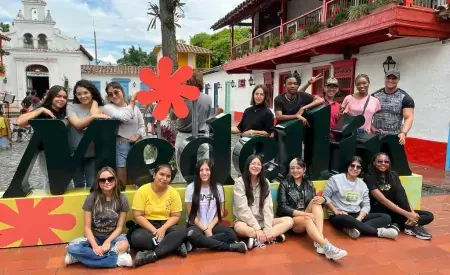 Recorrido por Medellín a estudiantes de otras regiones 2023-2